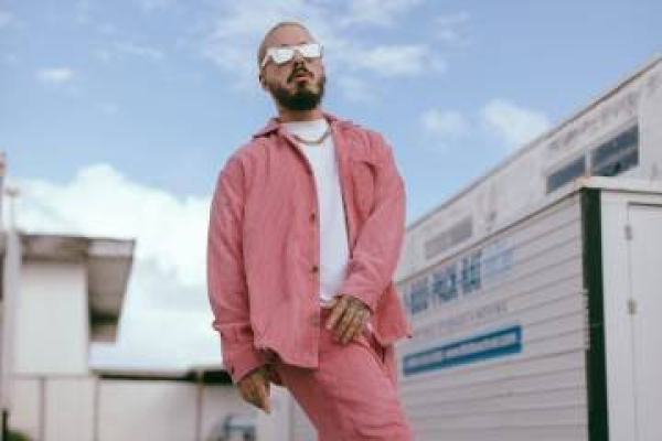 J Balvin anuncia que la otra semana lanza música
