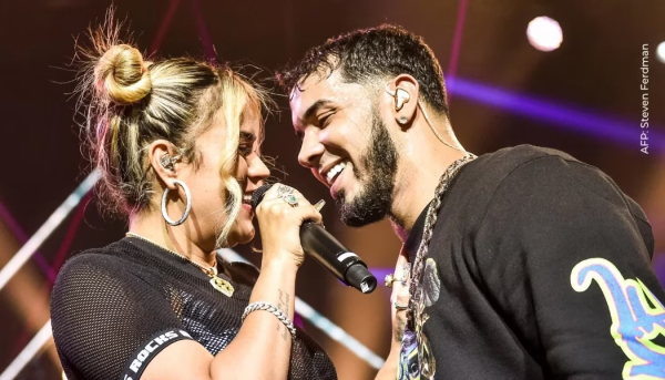 Anuel lanzó pullas a Karol G en Mírame remix