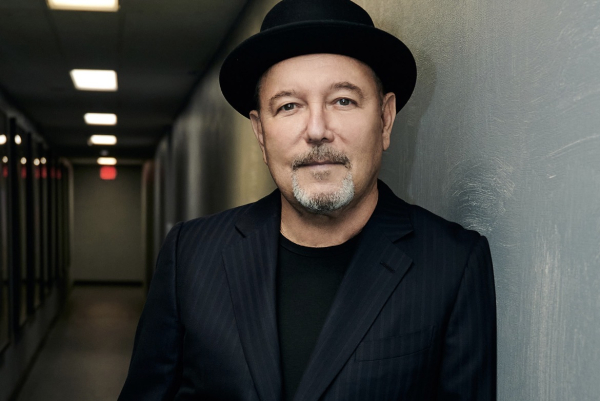 Rubén Blades recibe el Premio Billboard Ícono 2026