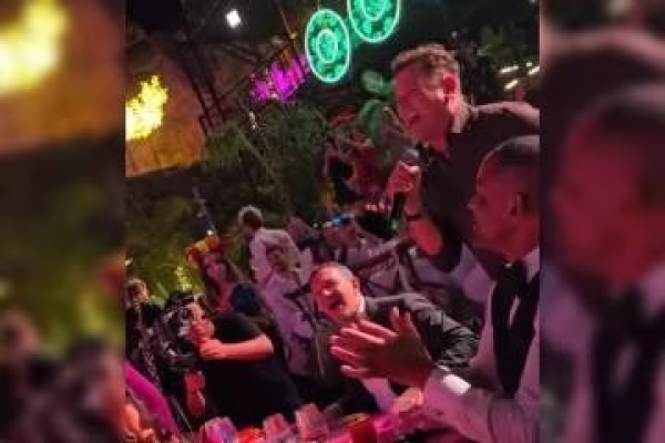 Carlos Vives puso a cantar a Antonio Banderas y Will Smith