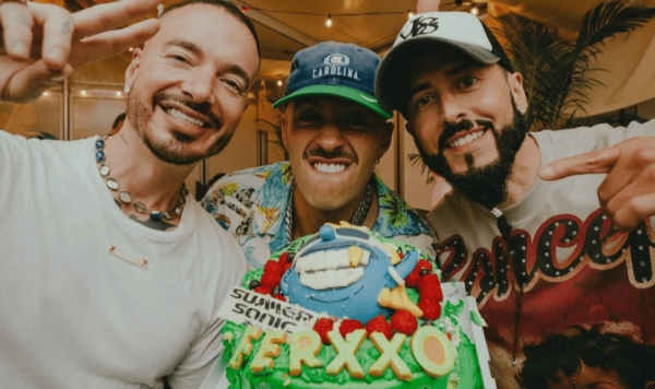Feid celebra su cumpleaños en Japón junto a J Balvin y Yandel