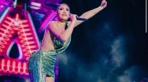 Ana Del Castillo va con fuerza este sábado