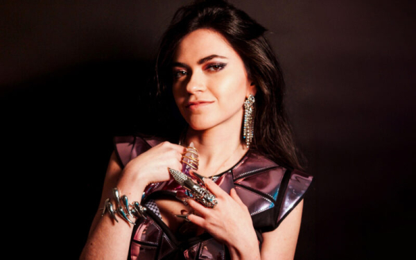 Así suena el nuevo álbum de la colombiana Ali Stone