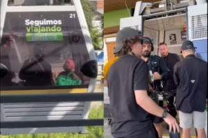 J Balvin se subió al Metrocable del Metro de Medellín