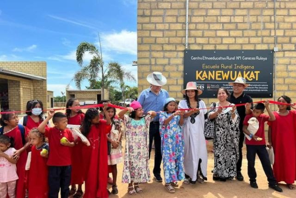 Shakira anuncia construcción de nuevo módulo de colegio para niños wayú en La Guajira