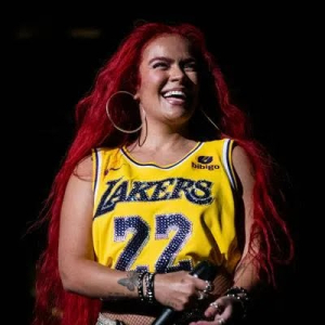 Karol G causó sensación en Medellín y paró el tráfico con nuevo proyecto que está grabando