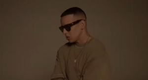 Daddy Yankee lanza video de en el desierto