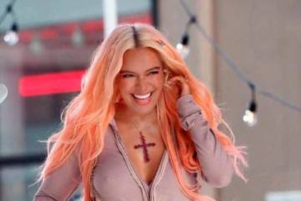 Karol G dio costosos regalos a sus empleados