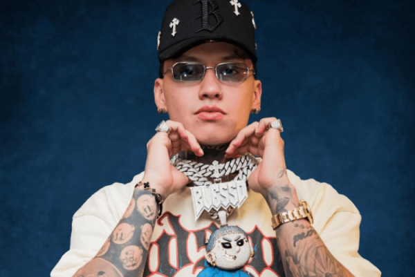 Blessd responde a acusaciones de infidelidad en medio del embarazo de su pareja