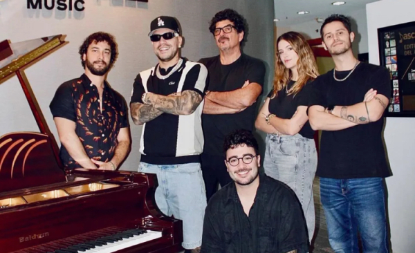 Ryan Castro firma acuerdo editorial global con Warner Chappell Music