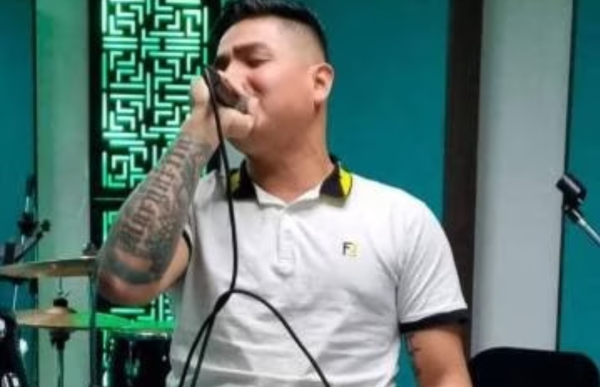 Cantante colombiano radicado en México.