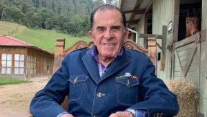 Hugo Patiño, humorista de Sábados Felices, reveló que fue papá a los 76 años