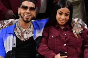 Yailin la ex de Anuel inaugura iglesia en RD