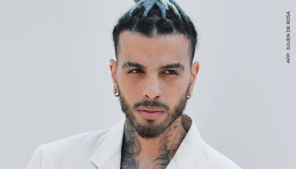 Rauw Alejandro es fotografiado con una modelo 13 años menor que él