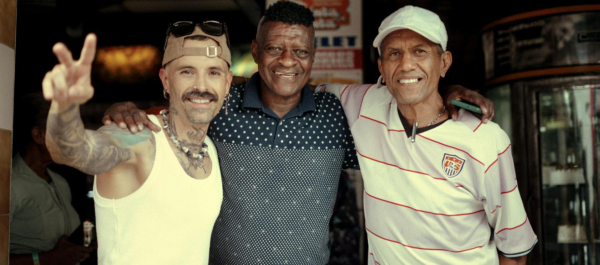 el documental autobiográfico de Mike Bahía