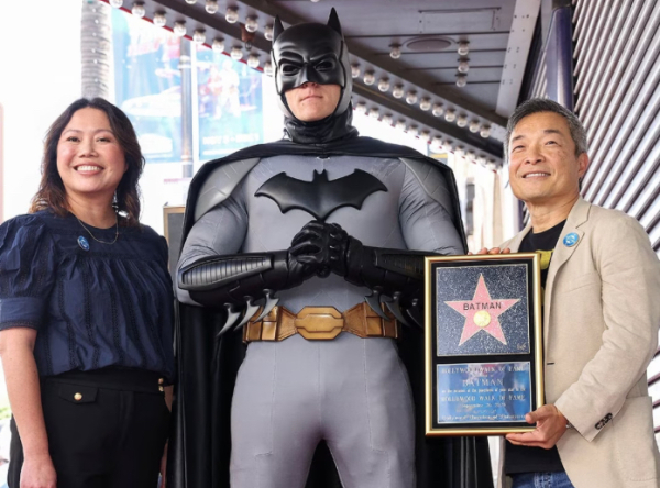 Batman llega con estrella a Hollywood