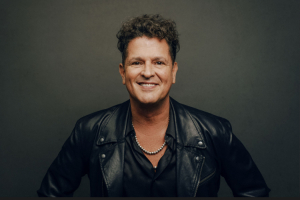 Carlos Vives anunció “Tour al sol”, la gira que llegará a Medellín