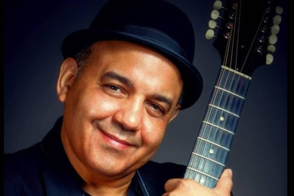 Murió Juan Carlos Formell, de Los Van Van, tras abandonar un ‘show’ de la banda