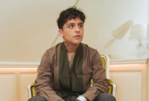 Christian Nodal tuvo que ser hospitalizado