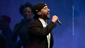 Bad Bunny demanda a un fan por grabarlo