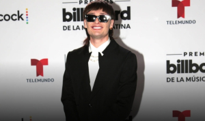 Peso Pluma logra récord Guinness