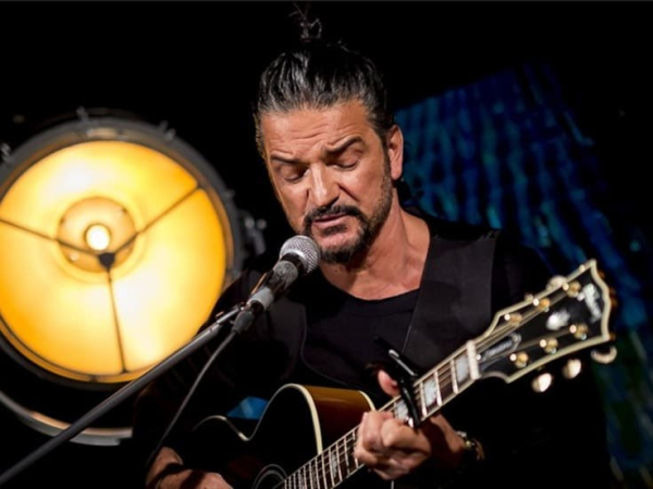 Ricardo Arjona anuncia 3 canciones del nuevo album