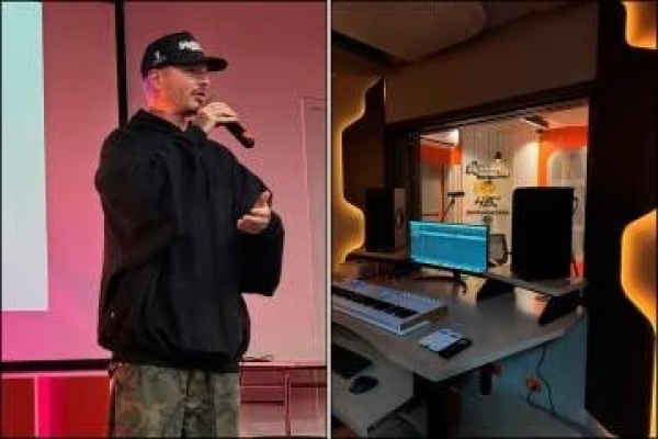 J Balvin inauguró estudio de grabación público