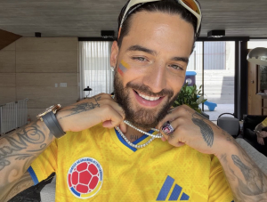 Maluma estuvo presente en el debut de Colombia y entregó el premio al MVP a Luis Díaz