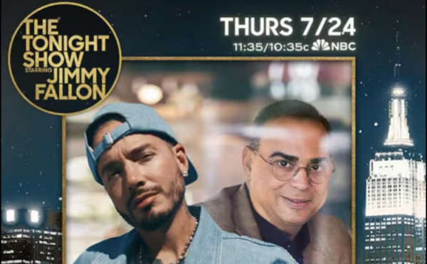 J Balvin y Gilberto Santa Rosa en el Show Starring Jimmy Fallon