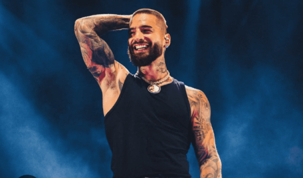 Maluma detiene concierto en Ciudad de México por llevar a un bebé
