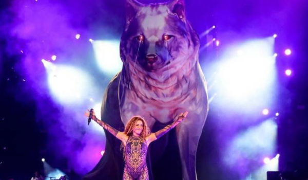 Shakira emociona en Brasil
