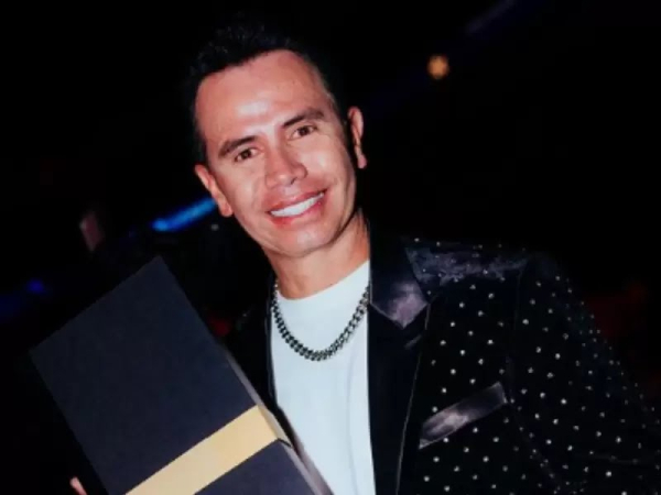 Jhonny Rivera fue agredido en el aeropuerto