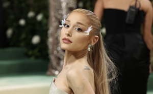 Ariana Grande impulsa iniciativa de salud mental para la industria musical