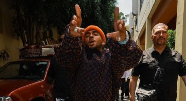 Ozuna exige a Alex Syntek que respete al reggaetón