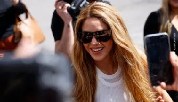 Shakira sigue deslumbrando en Semana de la Moda
