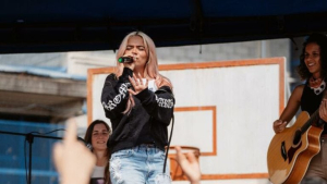 Karol G ofreció un concierto en una cárcel de mujeres