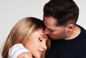 Paris Hilton tiene 20 embriones niño congelados, pero sigue en busca de una hija