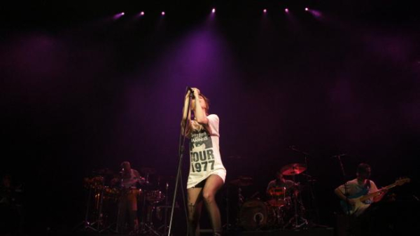 'Nos veremos otra vez, los amamos': concierto de Paramore en Bogotá