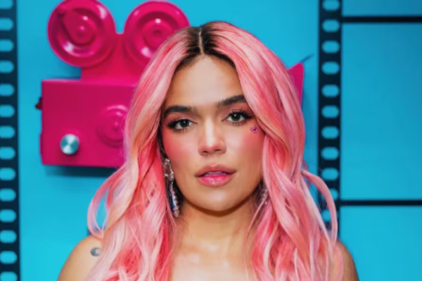 Karol G lanza su propio tequila “200 Copas”