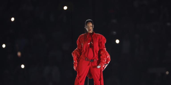 ¡Rihanna está embarazada! Así lo reveló durante su show en el Super Bowl