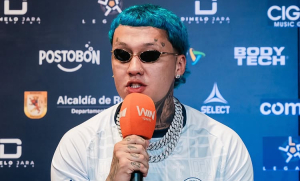 Blessd inaugura discoteca “Medallo Club” en Medellín